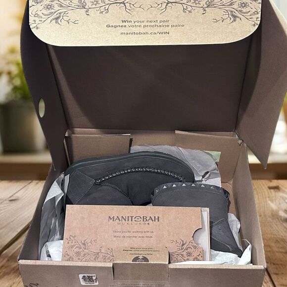 Manitobah Mukluks WR Reflections Half Ankle Boot Size 6 EU 36 - Picture 7 of 12